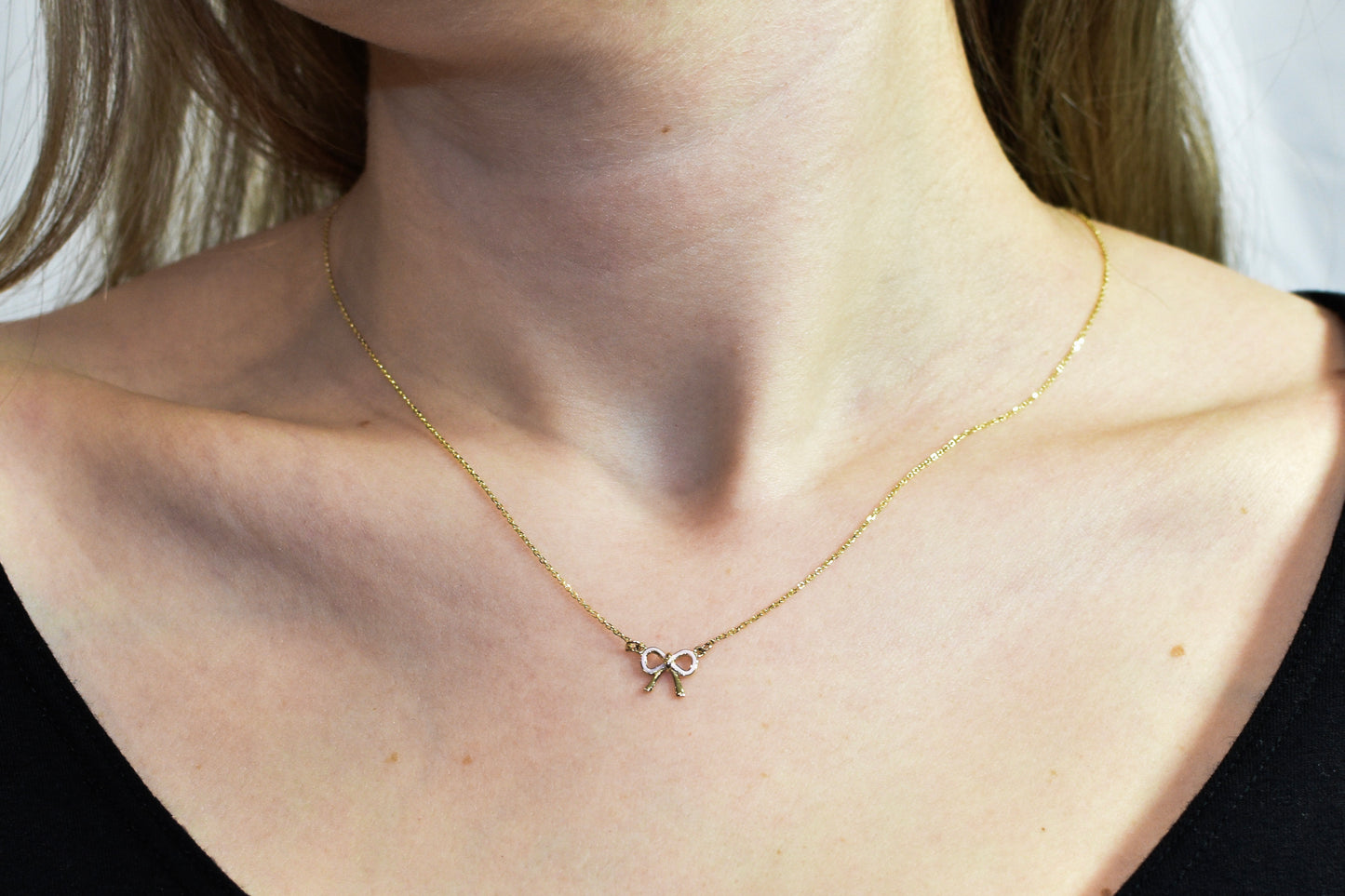 Bow Necklace
