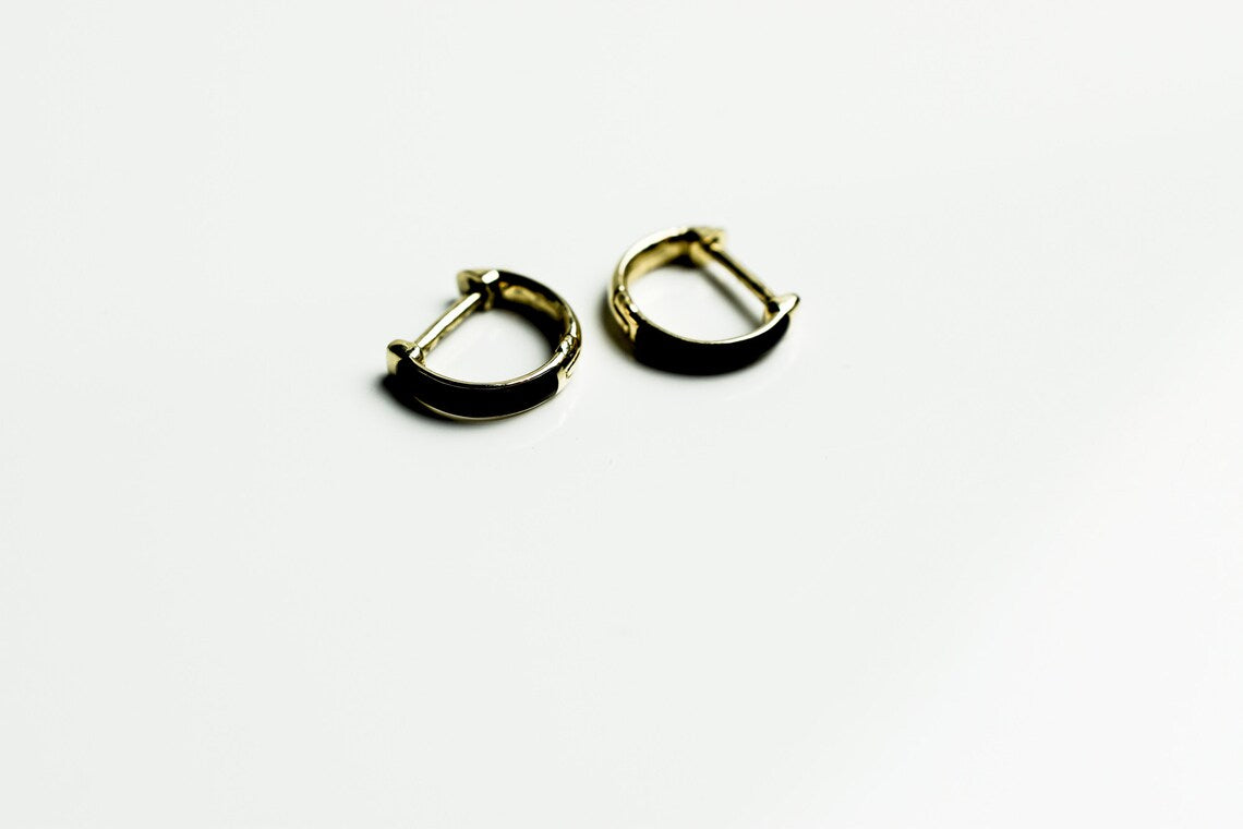 Enamel Huggies